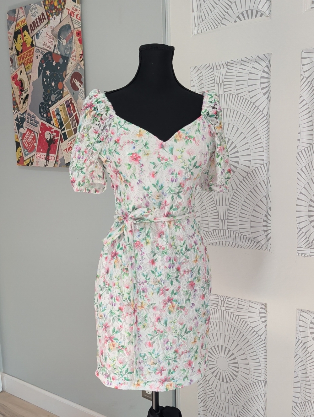 Guess White Floral Puff-Sleeve Dress